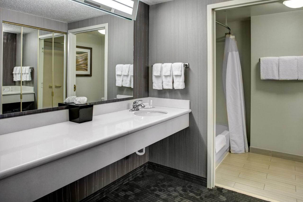 Courtyard By Marriott Cleveland ווסטלייק מראה חיצוני תמונה