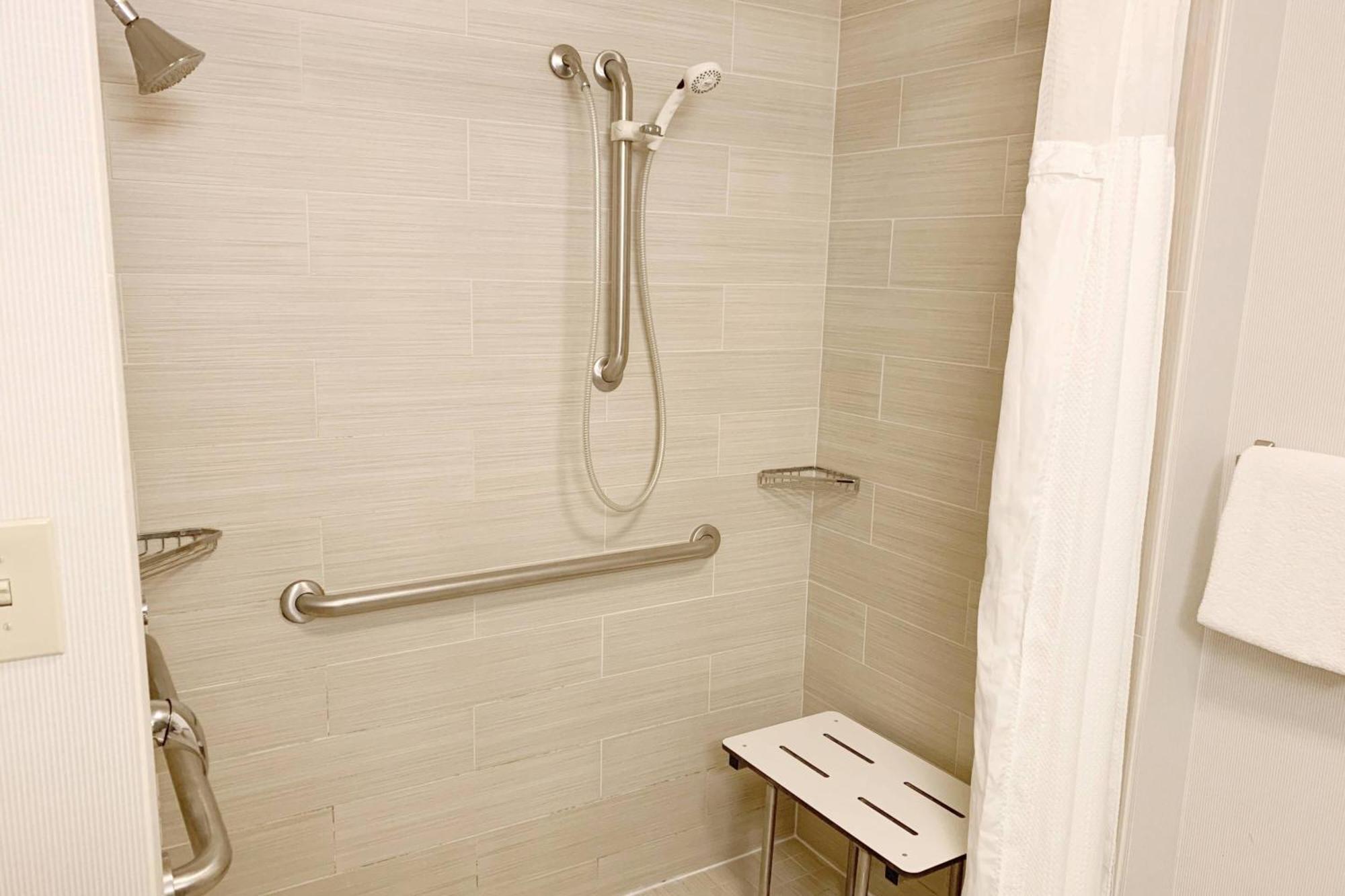 Courtyard By Marriott Cleveland ווסטלייק מראה חיצוני תמונה