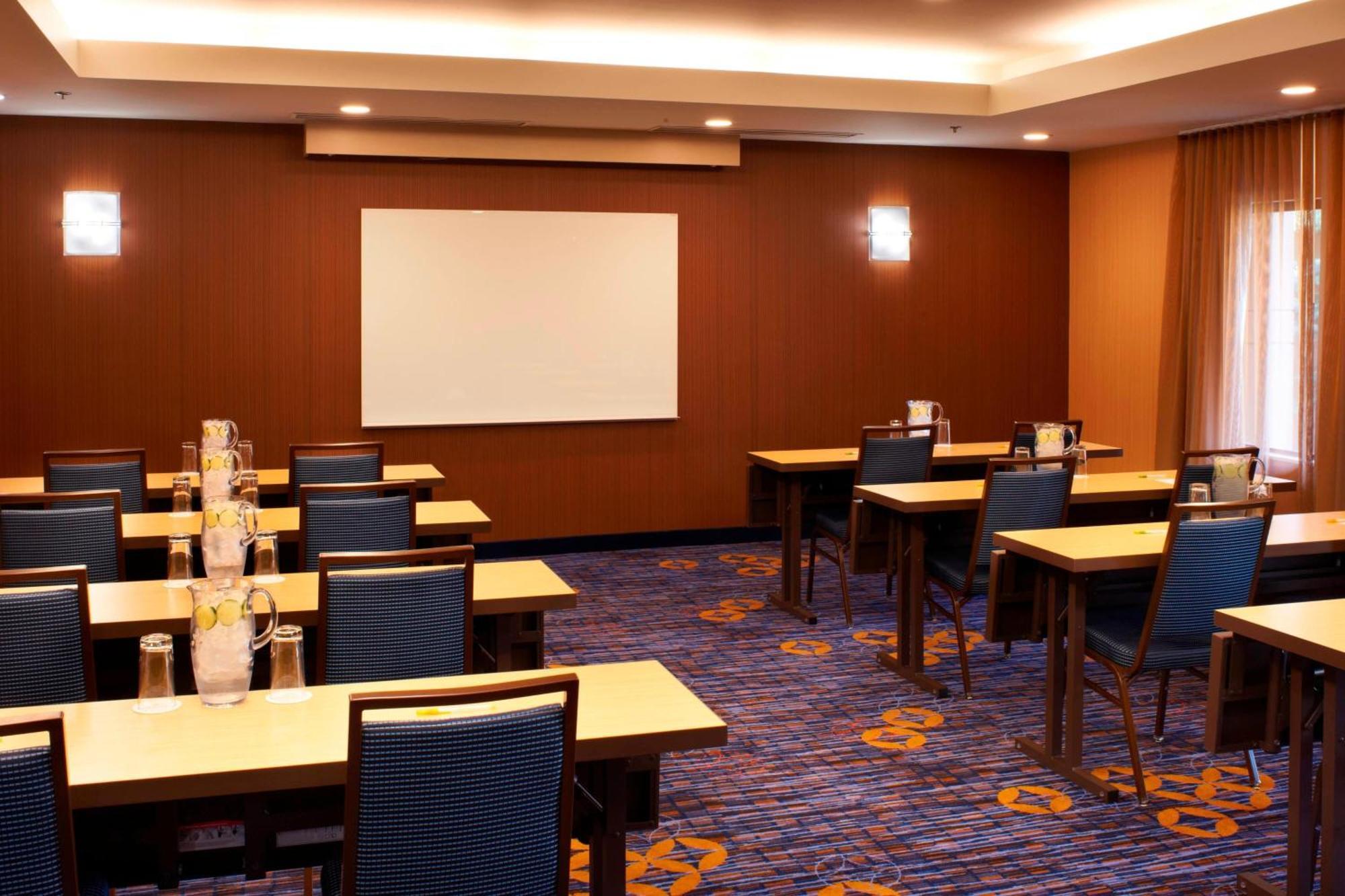 Courtyard By Marriott Cleveland ווסטלייק מראה חיצוני תמונה
